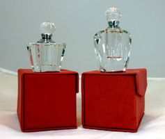 2x Kristall-Parfumflaschen, irisierendes Glas