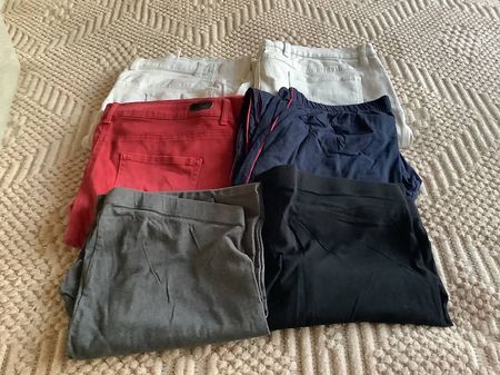 Guterhaltene 3 Paar Jeans und 3 Leggings Gr. 48