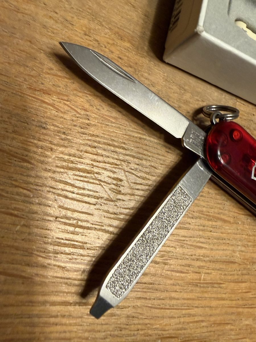 Victorinox Coltelli tascabile: Victorinox Taschenmesser klein Neu – Nuovo e nell'imballaggio originale da Goldach venduto da Messerguru 3