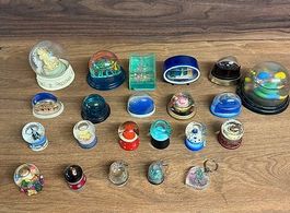 Sammlung Vintage Schneekugeln/Schüttelkugeln 80er/90er Jahre
