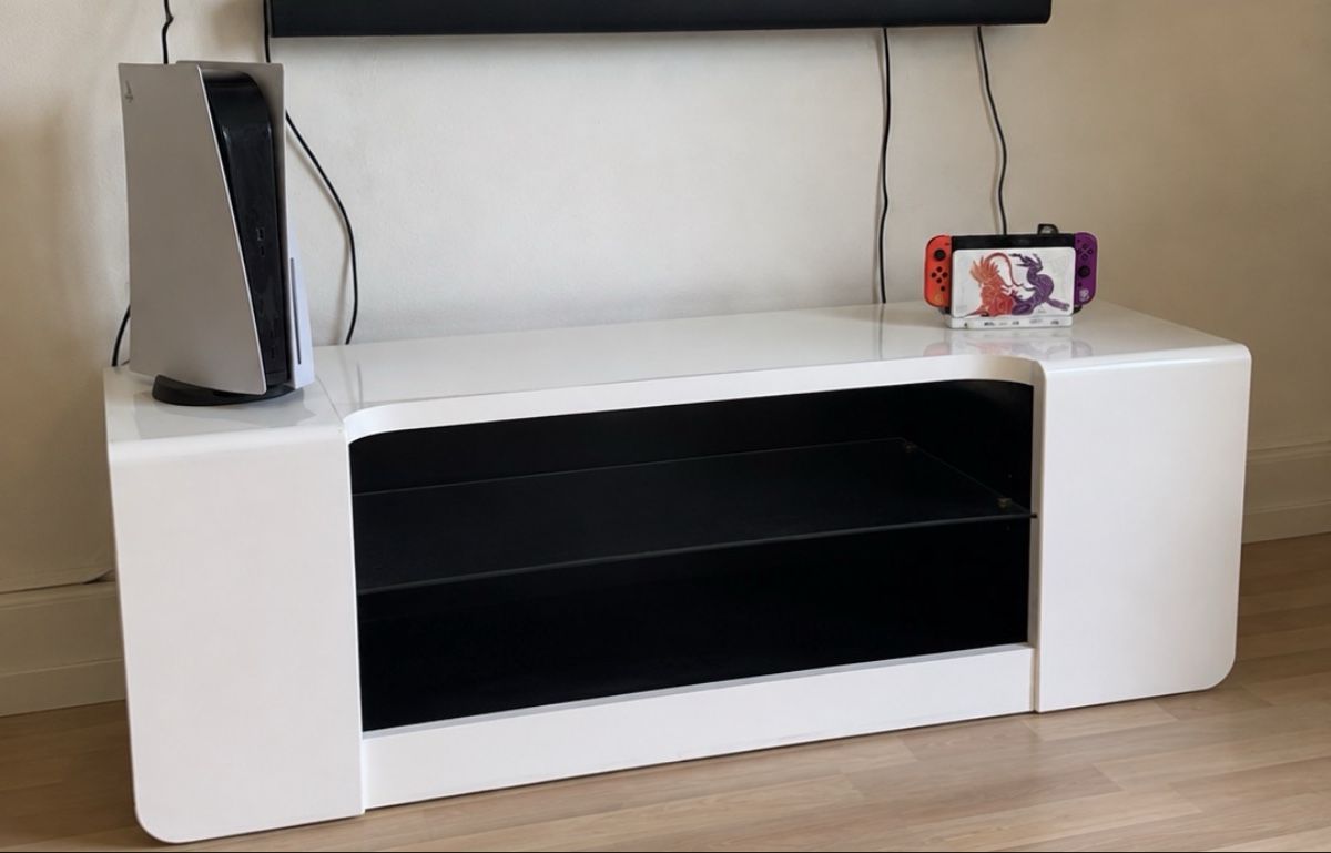 TV Möbel: Tv mobel – Gebraucht aus Dietikon von leo_2bf6