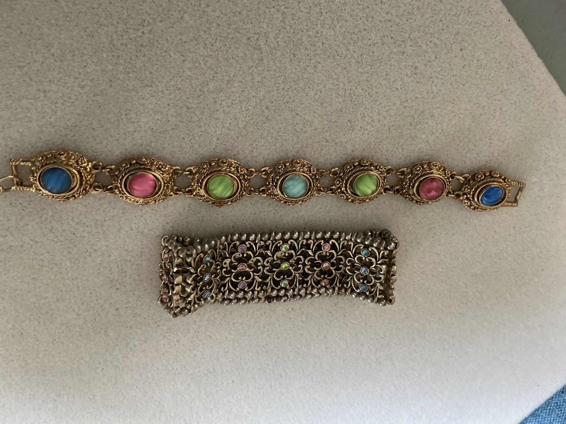 Armbänder & -reifen: 2 Armbänder – Gebraucht aus Wettingen von Andres54