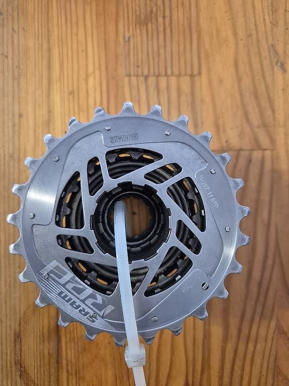 Pezzi di ricambio: Cassette sram red 11V  10-25 – Usato da Perroy venduto da ale_5cdf 1