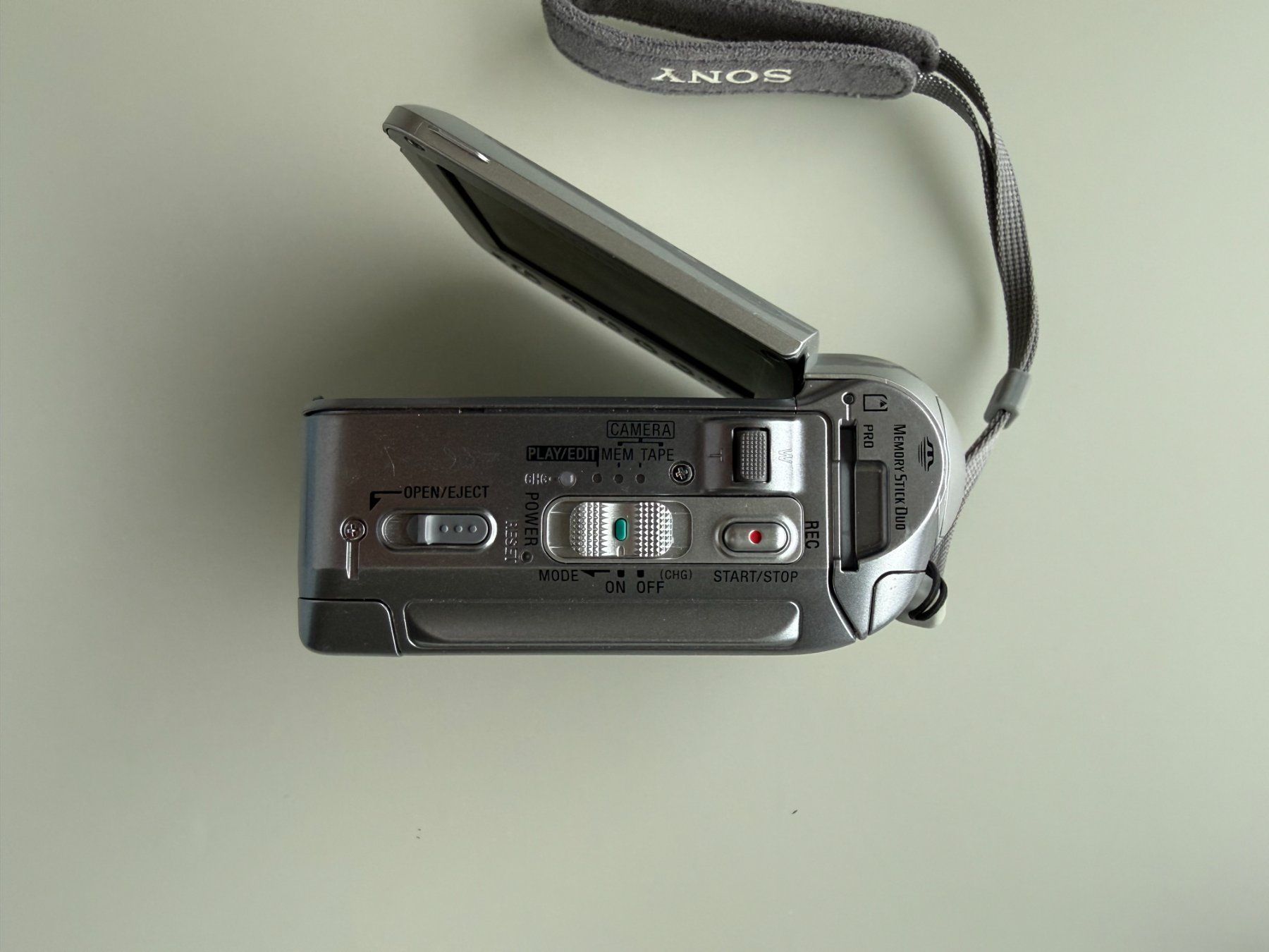 Sony Videocamere: SONY Handycam DCR-PC53E – Usato da Seelisberg venduto da ehfredf 4