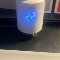 Thermostat intelligent pour radiateur Hombli avec un hub