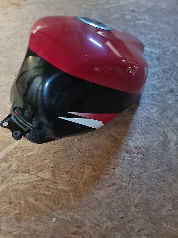 Accessori per altri veicoli: Tank ZX9 R – Usato da Aedermannsdorf venduto da Automarkt 1