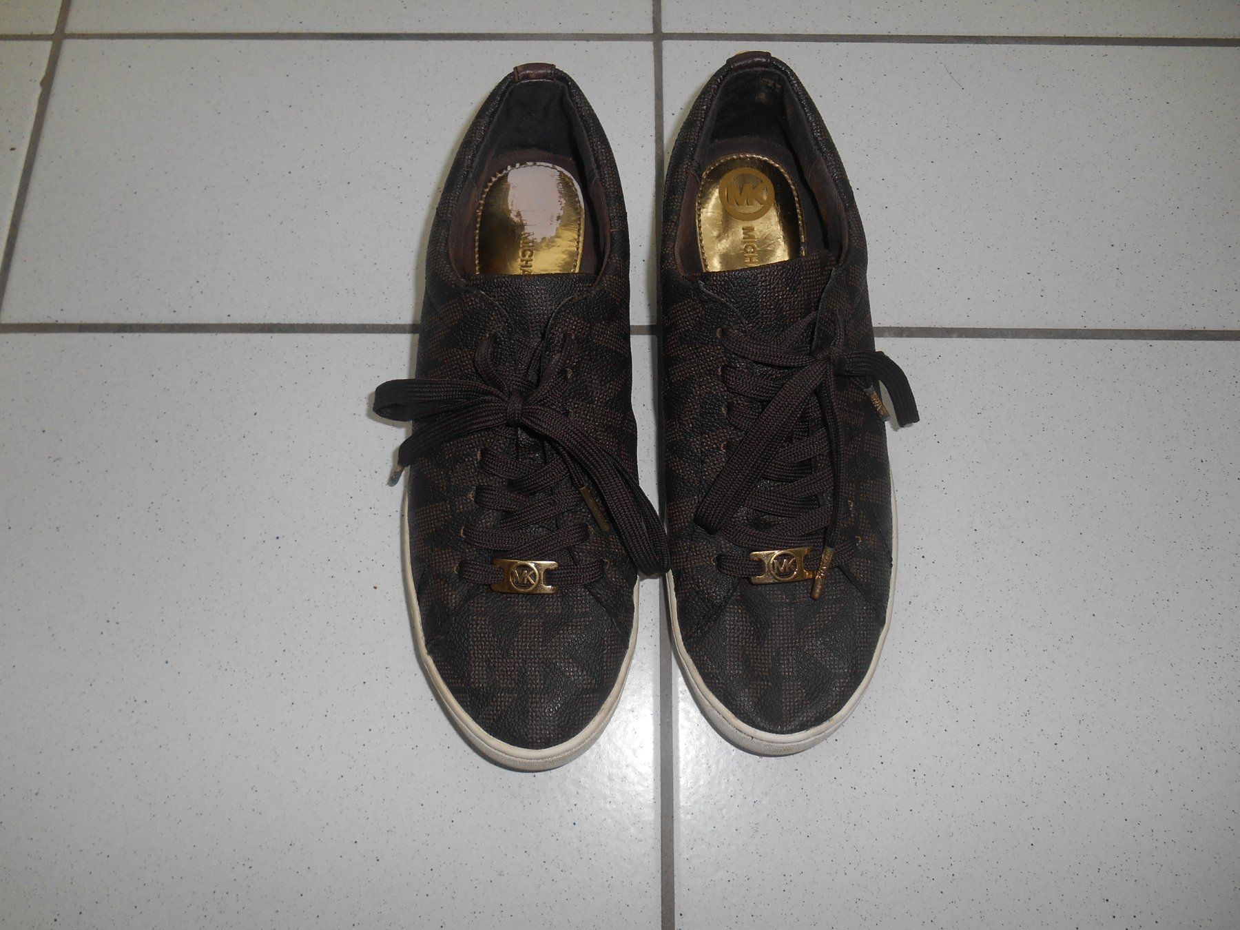 Michael Kors Damenschuhe: Michael Kors Leder Sneaker Grösse 38.5 – Gebraucht aus Basel von chien008 1