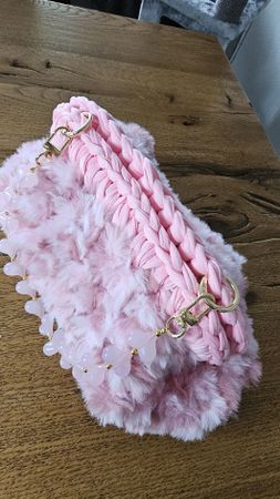 Handtasche Häkeloptik Fell rosa mit Herzkette