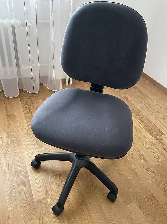 Bureaux: Schreibtisch + Bürostuhl  – D'occasion à Bern par TaBern 1