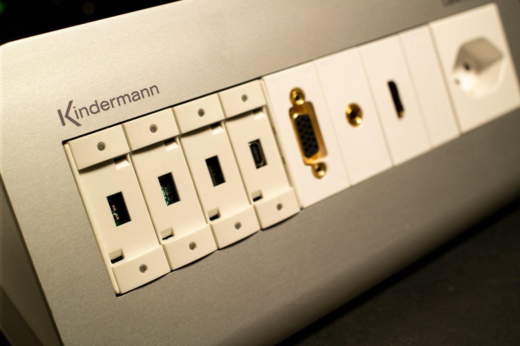 Spine: Steckdosengehäuse Kindermann CablePort desk2 inkl. Modulen – Usato da Suberg venduto da lov_d8l6 1