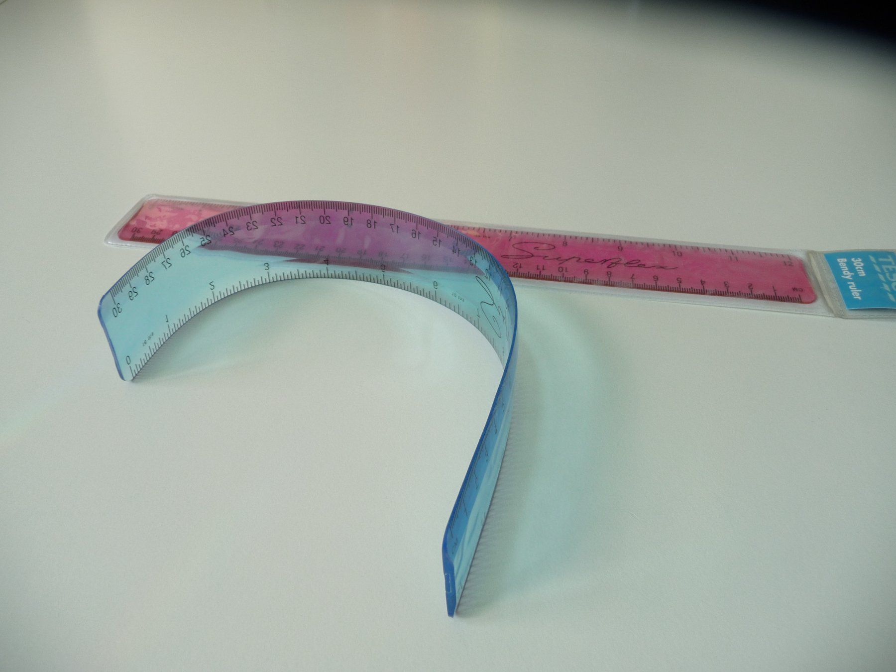 Sonstiges Schreiben & Zeichnen: biegbarer Massstab 30 cm "bendy ruler" NEU und "bruchsicher" – Neu und originalverpackt aus Winterthur von ricofly 2