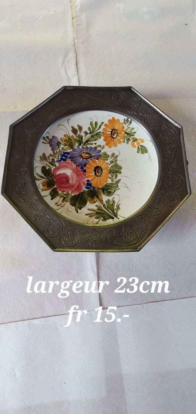 Tutte le decorazioni: Assiette de décoration en étain – Nuovo (secondo la descrizione) da Moutier venduto da Matteoleroux