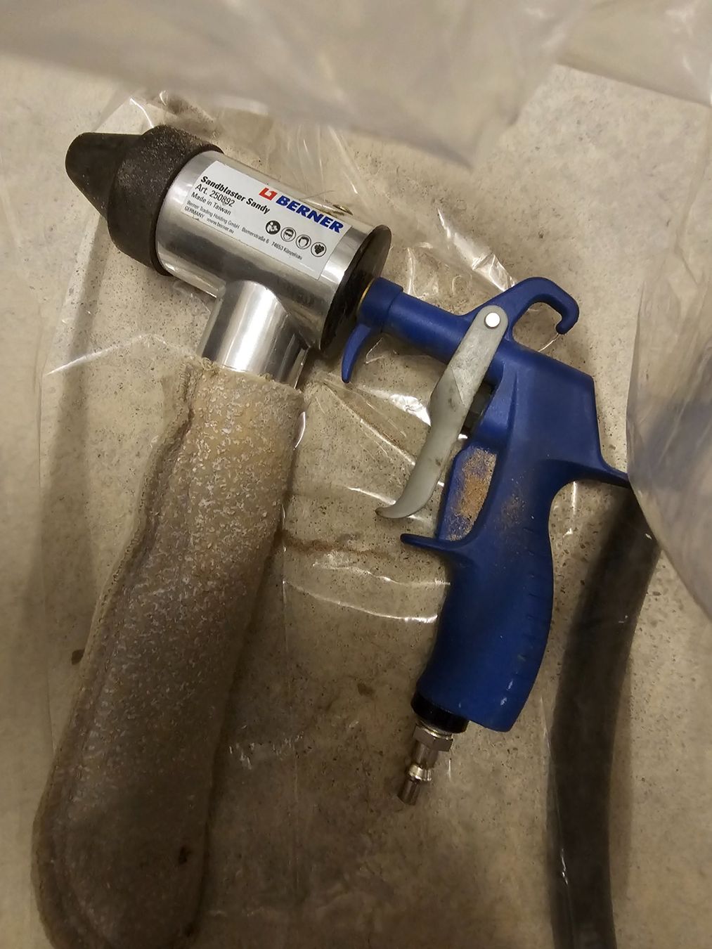 Tutti gli attrezzi: Sandstrahl Pistolen – Usato da Müllheim Dorf venduto da ThEzUbI-21 1