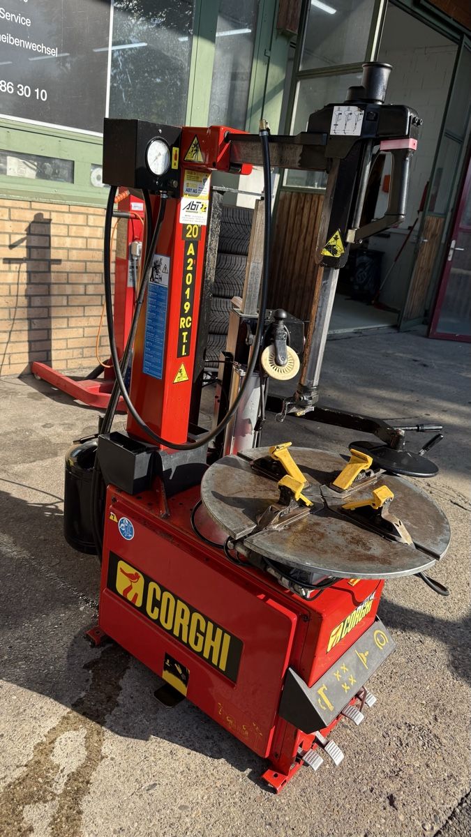 Corghi Tutte le macchine: Corghi 20A 2019RC Pneu-Maschine – Usato da kottwil venduto da kolino 2
