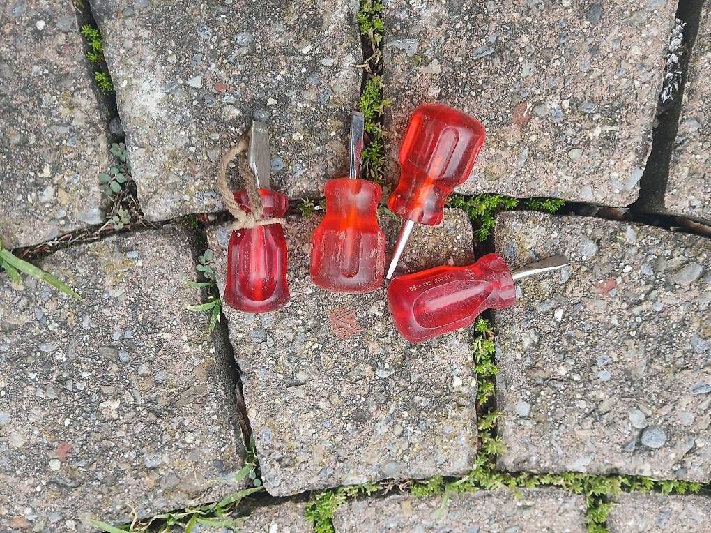 Alle Werkzeuge: Vergaserschraubenzieher (4er Set) – Gebraucht aus Auw von mic_z2t2