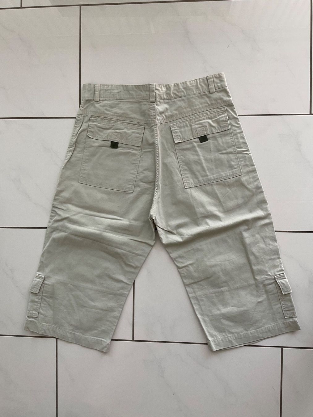 Pantaloni: 3/4 Hose Gr.32 (40) – Usato da Biel-Benken BL venduto da Sahra1 1