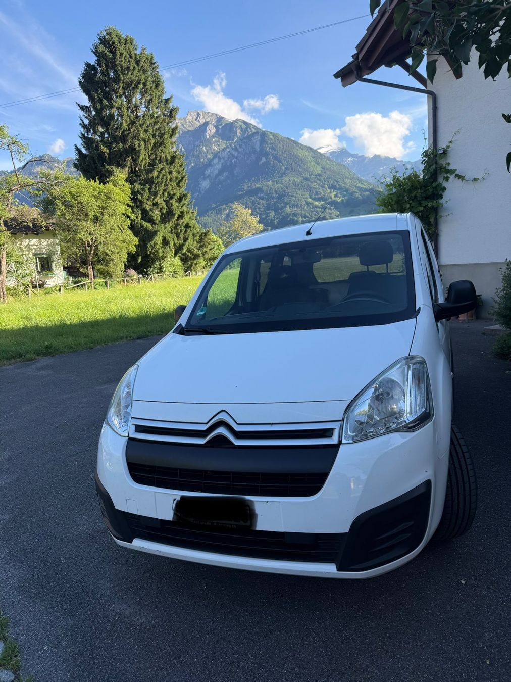Citroën Automobili: Citroen Berlingo, 1.2i, Multispace / Minivan/ Minicamper – Usato da Matten b. Interl venduto da trulletrampel-1 6