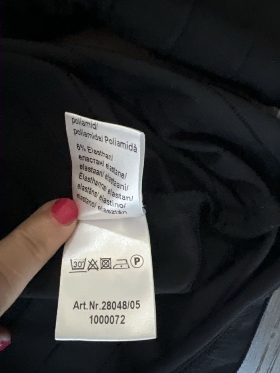 Madeleine T-Shirts: Schwarzes Shirt mit 3/4 Aermel, Gr. 42 – Gebraucht aus Uetikon am See von Sarahm76 7