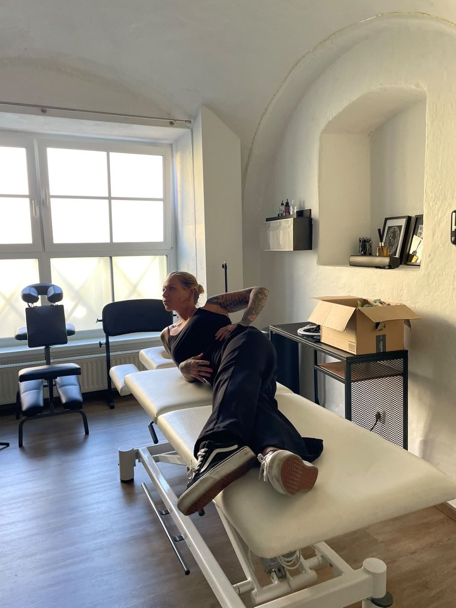 Liegen & Liegestühle: Physio Top Liege , echt Leder  – Gebraucht aus Embrach von MercedesINK 8