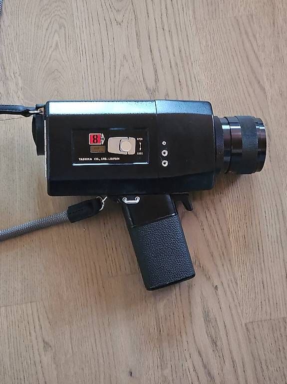 Videocamere: Yashica Electro Super-800 Super 8 Kamera – Usato da Feuerthalen venduto da lorisvetter 4
