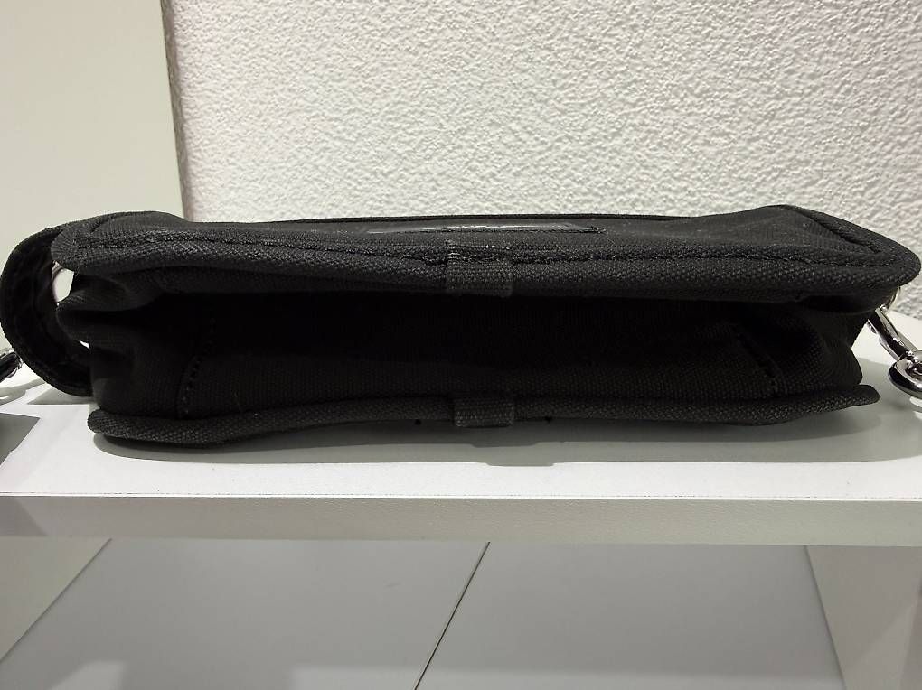 Marc Jacobs Borse da donna: Marc Jacobs Schulter Handtasche Camera Bag Schwarz Stoff – Usato da Kreuzlingen venduto da Bildschirm_Auge 6