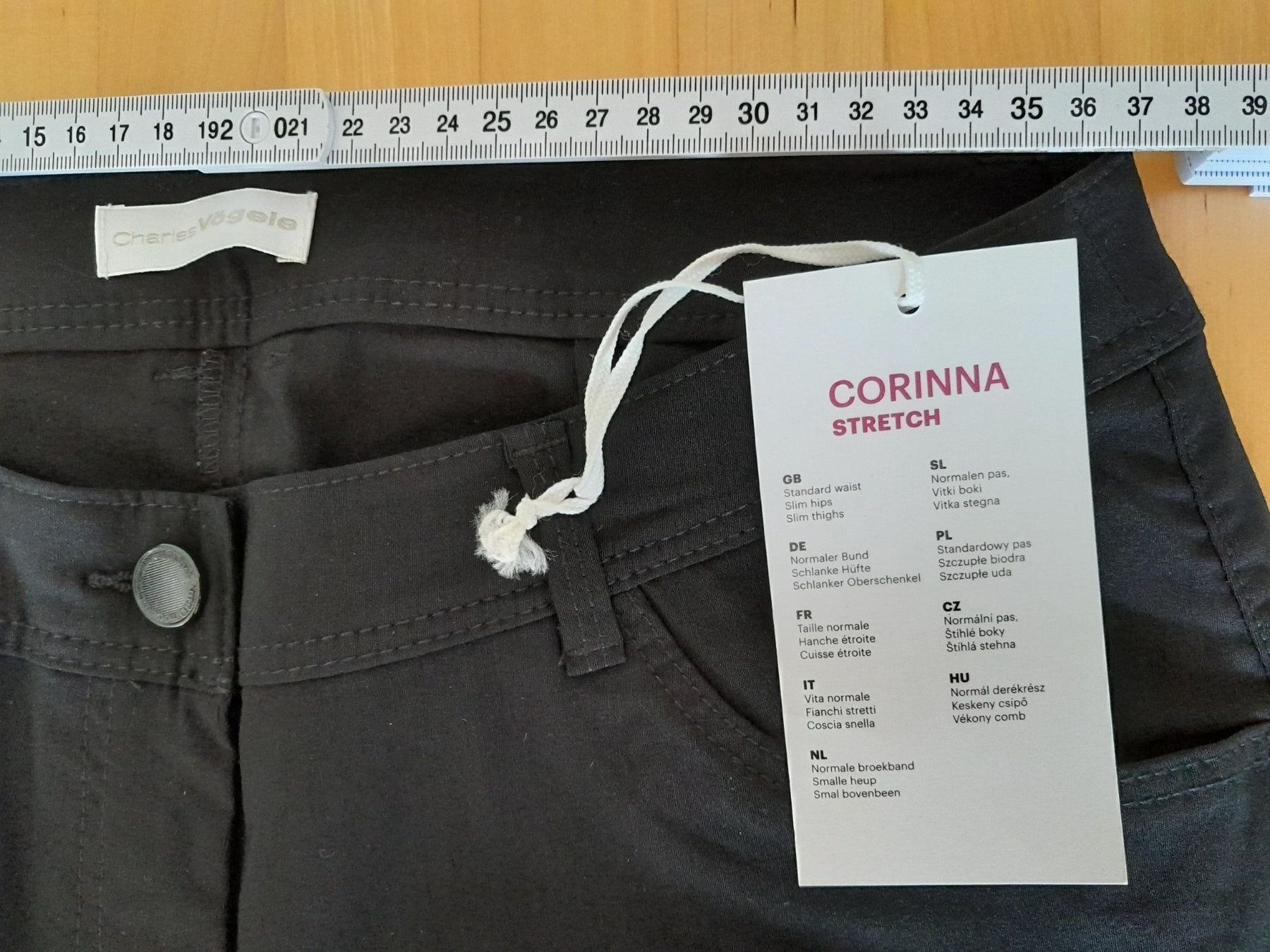 Pantaloni: Pantalon 3/4 noir neuf 42 – Nuovo e nell'imballaggio originale da Charmey (Gruyère) venduto da Laulau.sansan 2