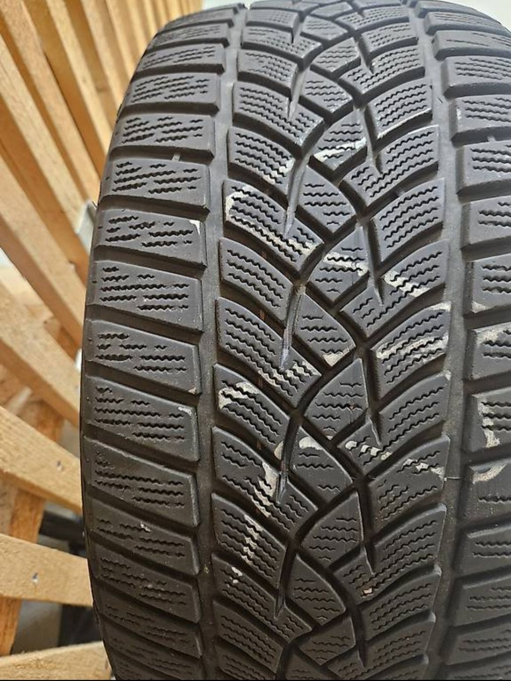 Sonstiges Schreiben & Zeichnen: Winterreifen 225/40/R18 – Gebraucht aus St. Gallen von val_xf6c 1