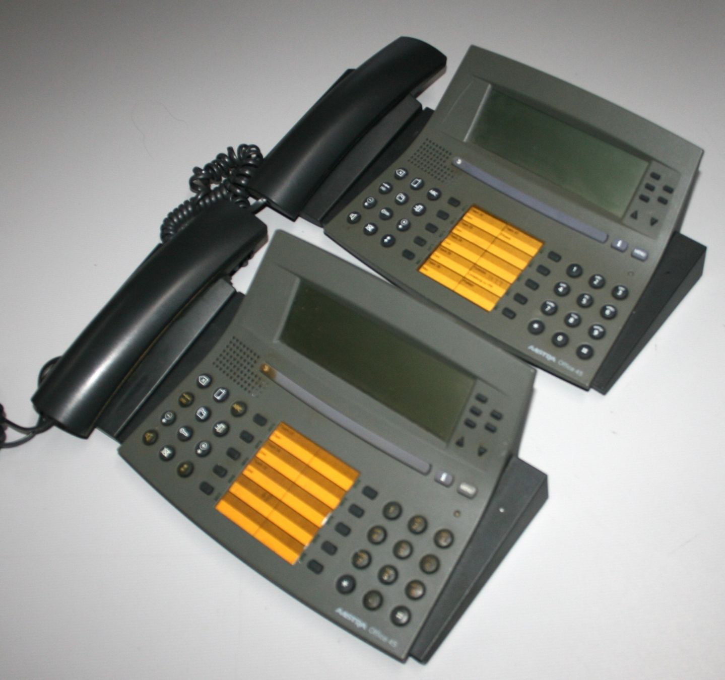 Aastra Telefoni: 2x Aastra office 45 Systemtelefon, Telefon – Usato da Schaffhausen venduto da Spezialist