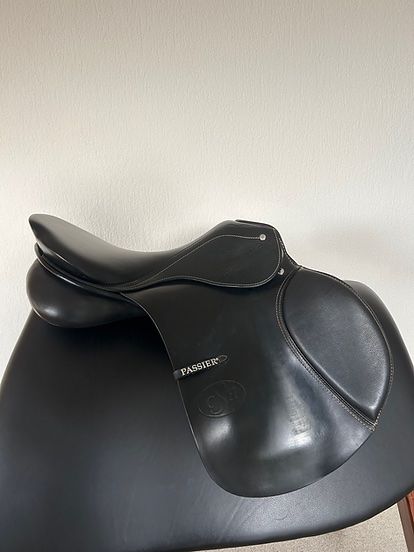 Sattel & Sattelzubehör: Springsattel Passier - Hubertus Schmidt – Gebraucht aus Rickenbach Sulz von Saddle-Sky 1