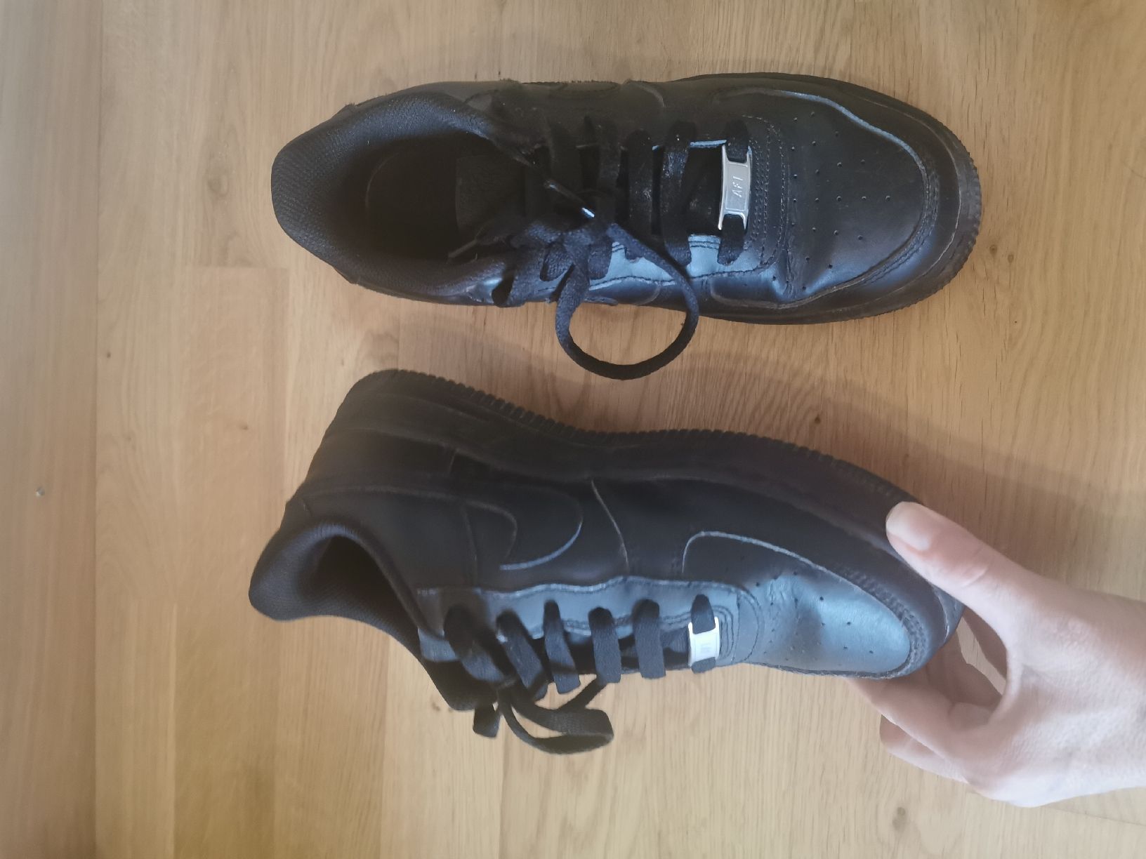 Nike Scarpe per ragazzi: Nike Air force 1 – Usato da Sempach venduto da .1SecondBrands. 2