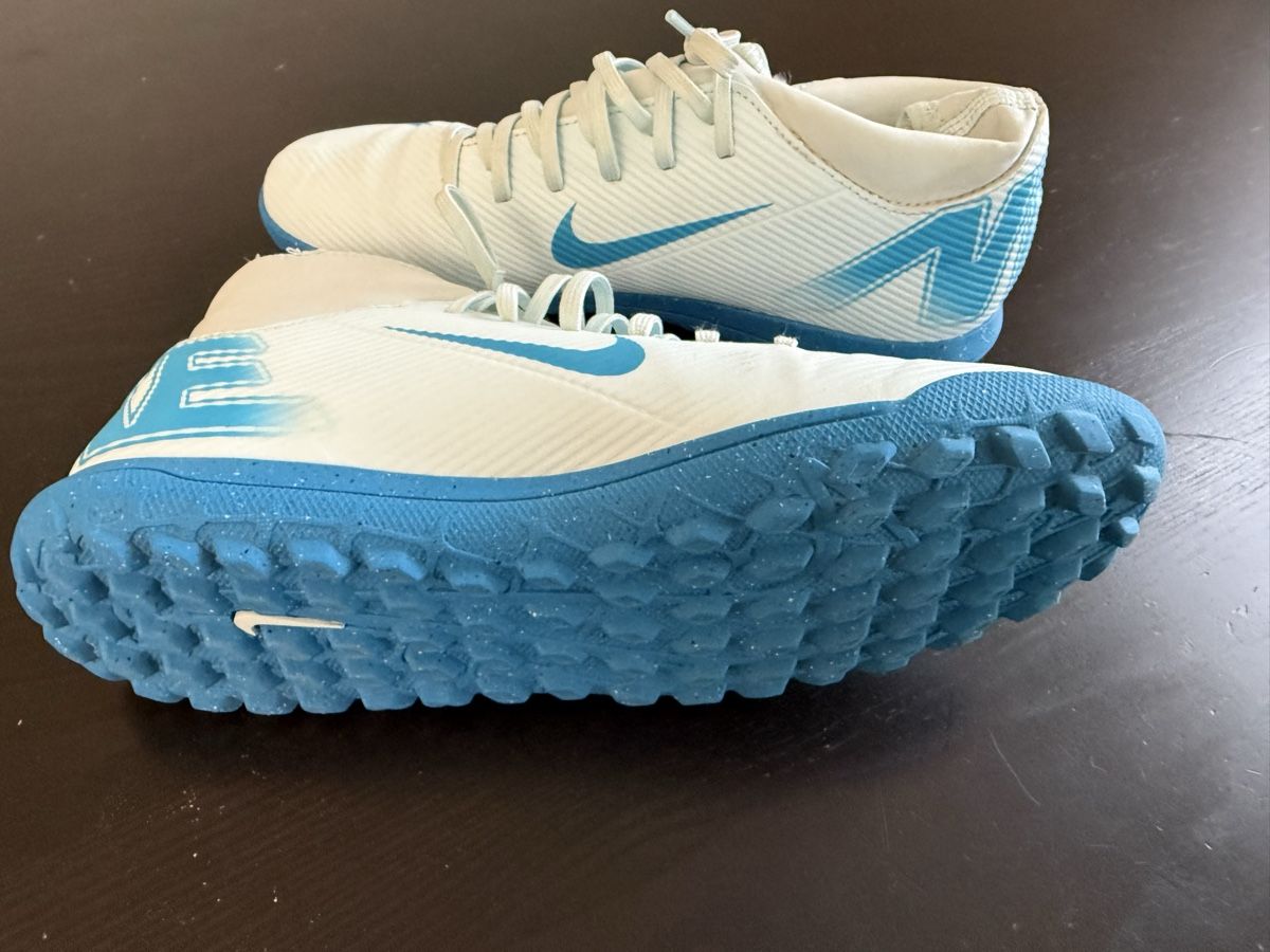 Nike Scarpe per ragazzi: NIKE Hallenturnschuhe Gr. 40 – Usato da Altendorf venduto da karlheinz03 2