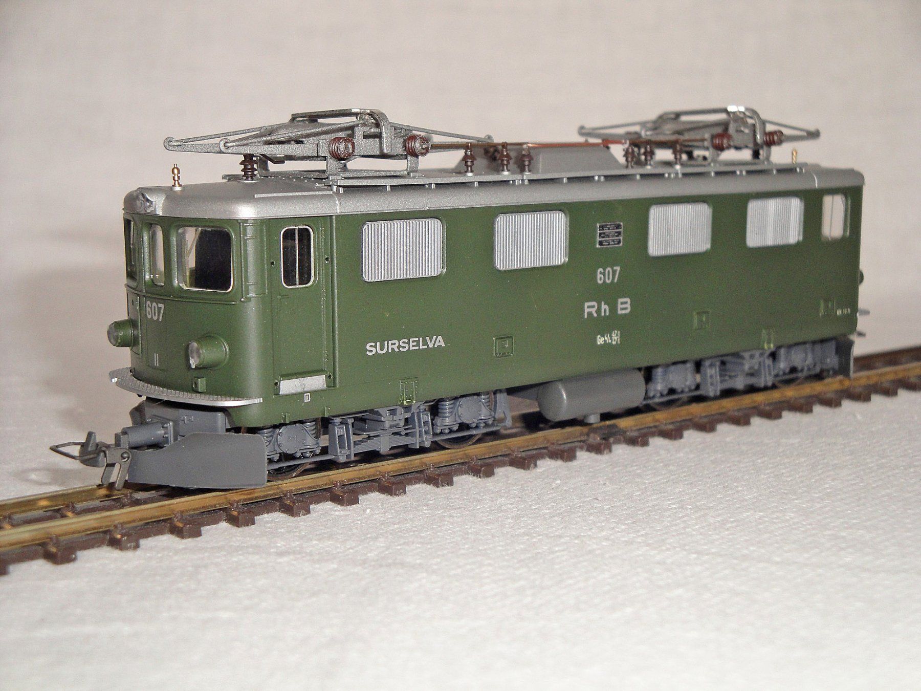 Bemo Modellini di ferrovie: Bemo RhB-Ge 4/4 I 601 SURSELVA – Nuovo e nell'imballaggio originale da Wolfwil venduto da heinzs3575 1