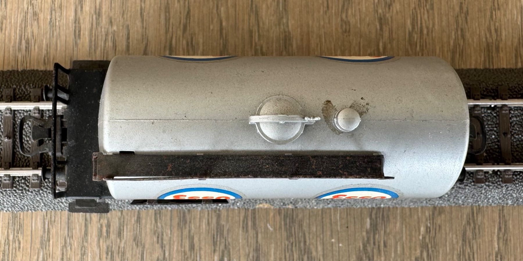 Märklin Modellini di ferrovie: silberner Kesselwagen ESSO; OVP – Usato da St. Moritz venduto da Manu7500 5