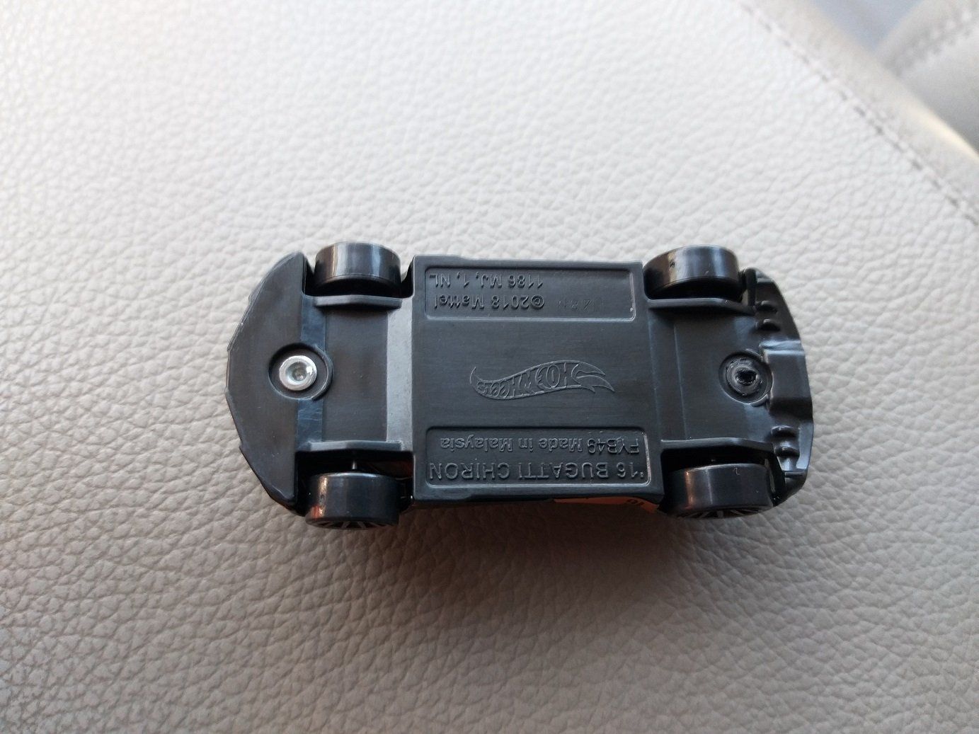 Bugatti Modellini d'auto: Hot Wheels Mystery Bugatti Chiron – Nuovo (secondo la descrizione) da Brugg AG venduto da Evilweevil 2