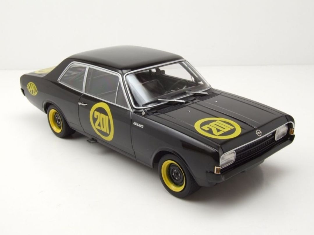 Opel Modellini d'auto: Opel Commodore A GS/E Coupe Sondermodell 201 1:18 MCG – Nuovo e nell'imballaggio originale da Bern venduto da WeLoveCars 6