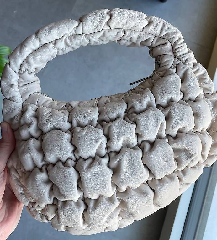 Cos Taschen für Damen: COS Mini gesteppte Tasche Leder beige - NEU – Neu und originalverpackt aus Zürich von leti_ 4