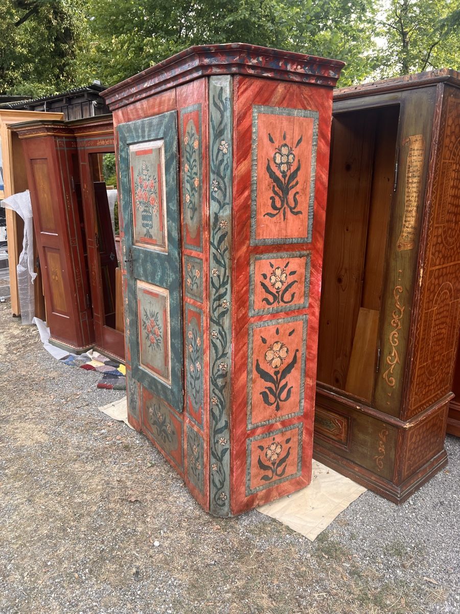 Armoires: Antiker Schrank ( 300) – D'occasion à Glattfelden par maa_qcj8 1