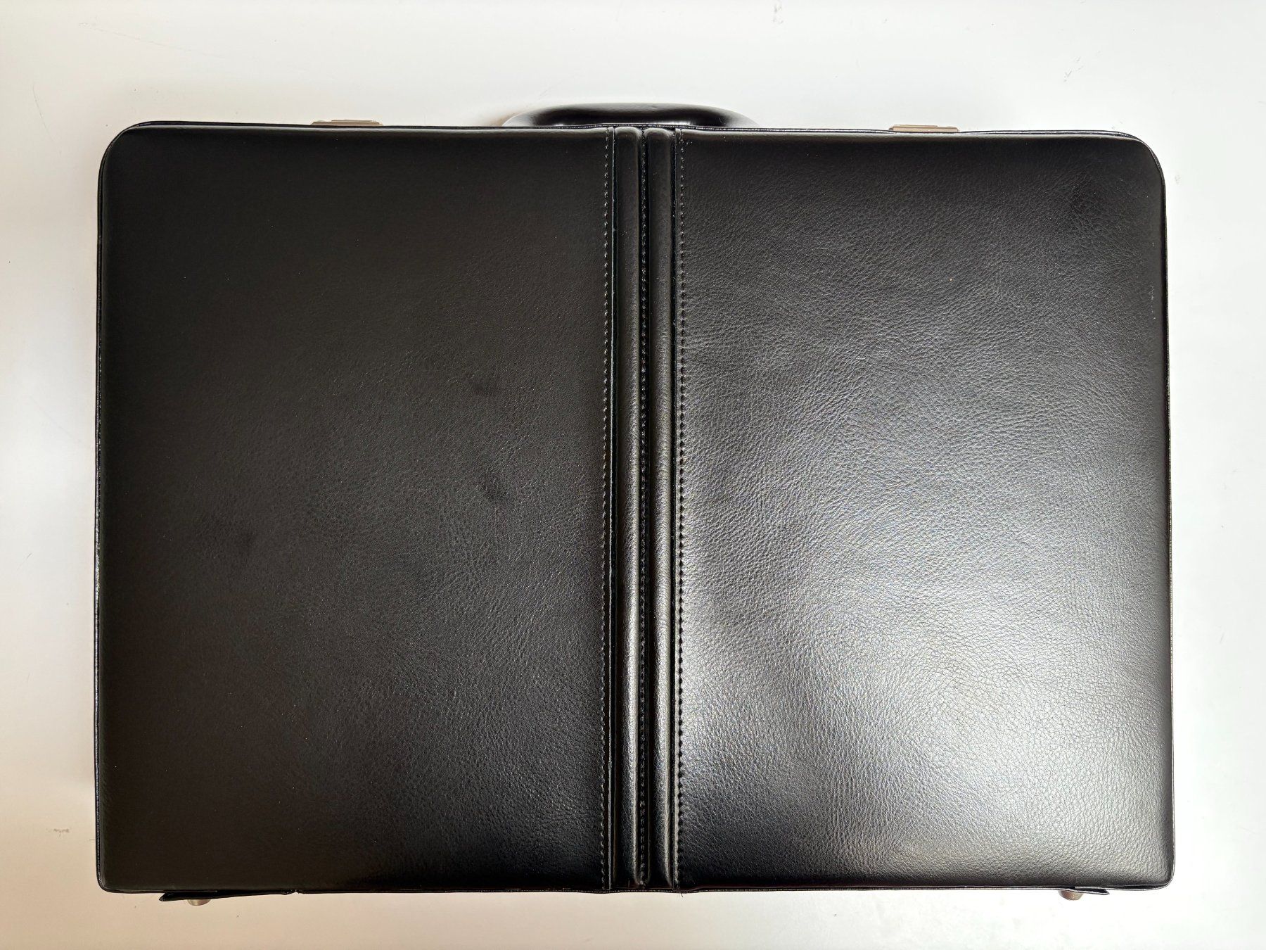 Koffer & Taschen: Aktenkoffer in Schwarz – Gebraucht aus Zug von isdach 1