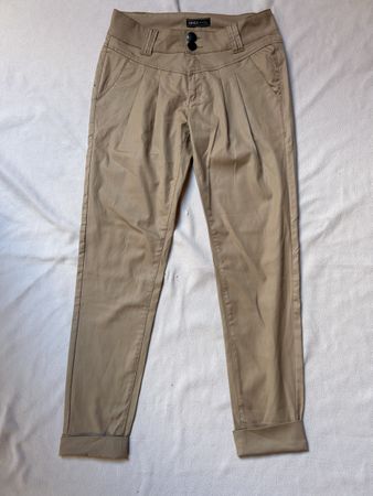 Coole Sommerhose von ONLY in Beige, Grösse 36!