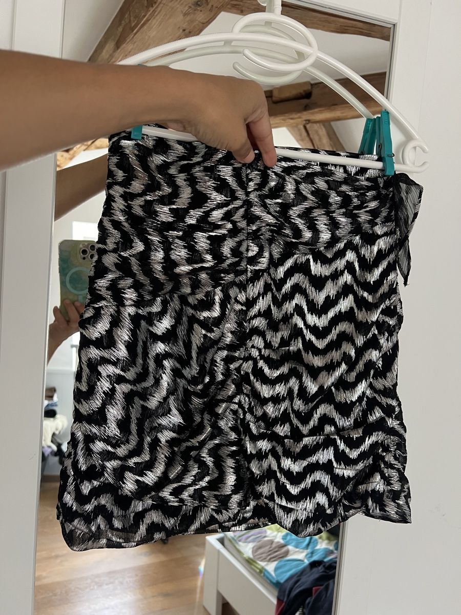 Zara Gonne: ZARA Mini Rock Neu – Nuovo e nell'imballaggio originale da Moudon venduto da patricia115 1
