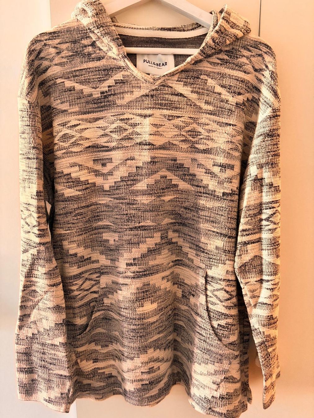 Pull&Bear T-shirt: Hoodie léger Pull&Bear - Style Ethnique - Taille L – Usato da Romainmôtier venduto da val_r8sn