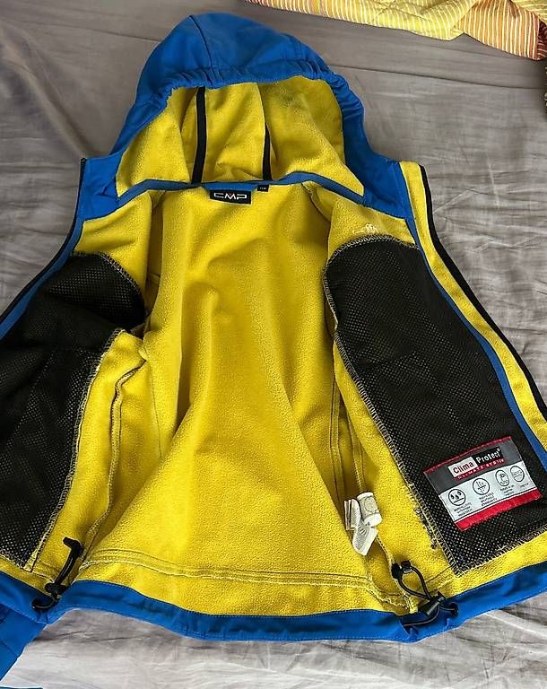 Vestes & Manteaux: Softshell cmp taglia 110 – D'occasion à Tesserete par l_m_n67r 2