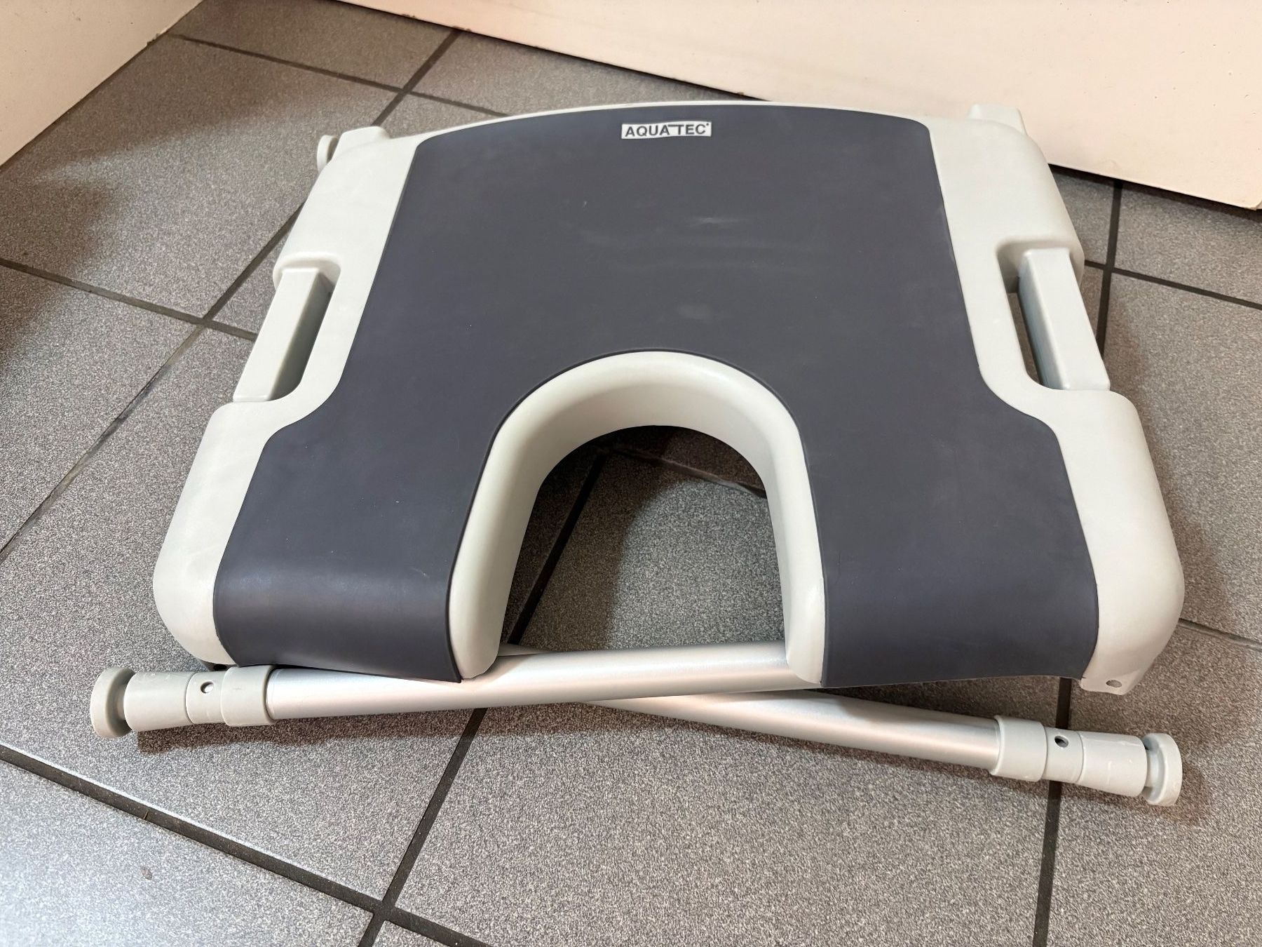 Stühle: Dusch-Stuhl – Gebraucht aus Arlesheim von Spielmax 4