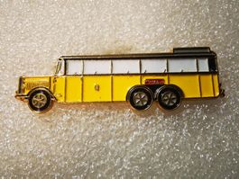 Ansteckpin 13: Oldtimer Postauto