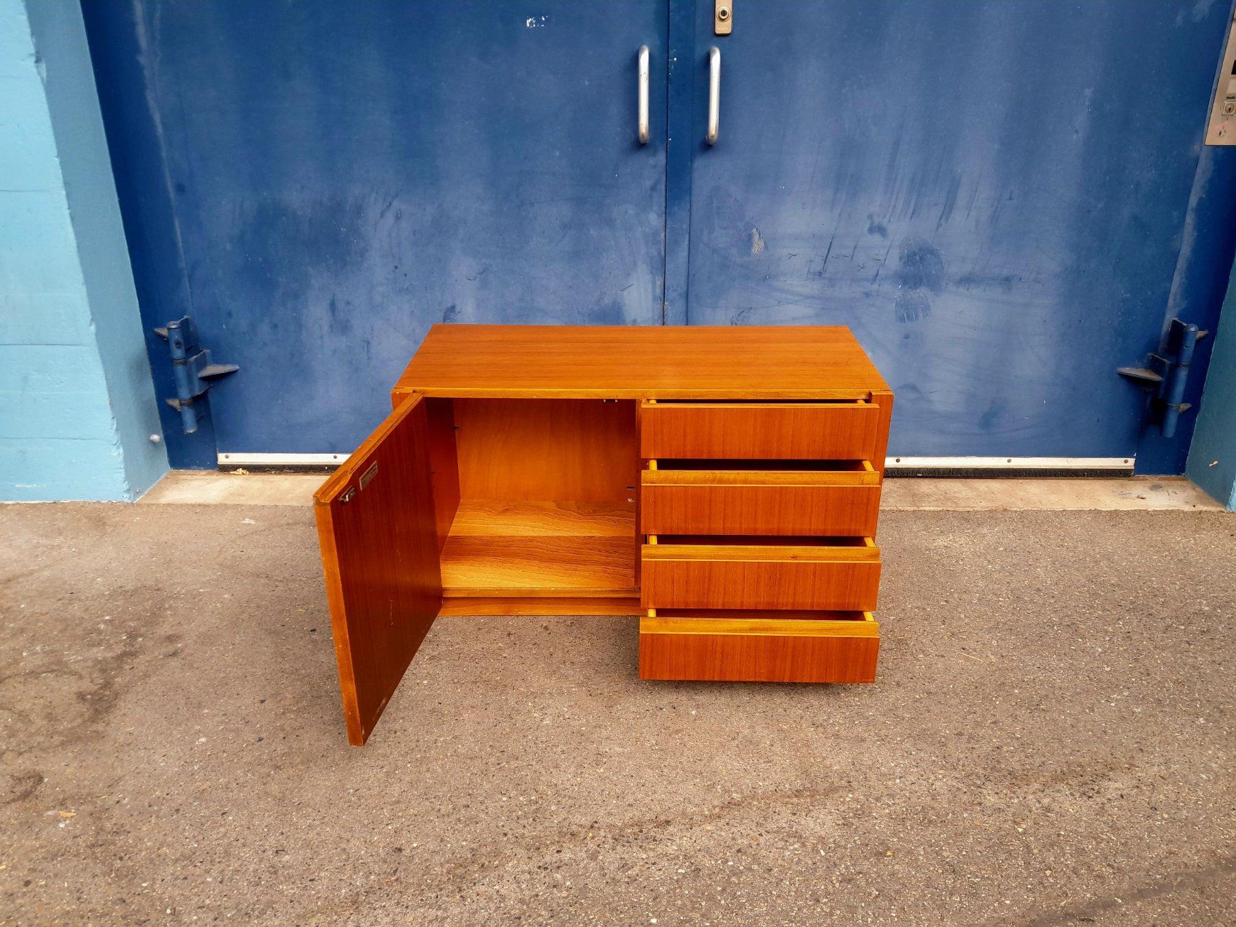 Cassettiere: Vintage Kommode / Sideboard  - Swiss made – Usato da Männedorf venduto da Bel-view 1