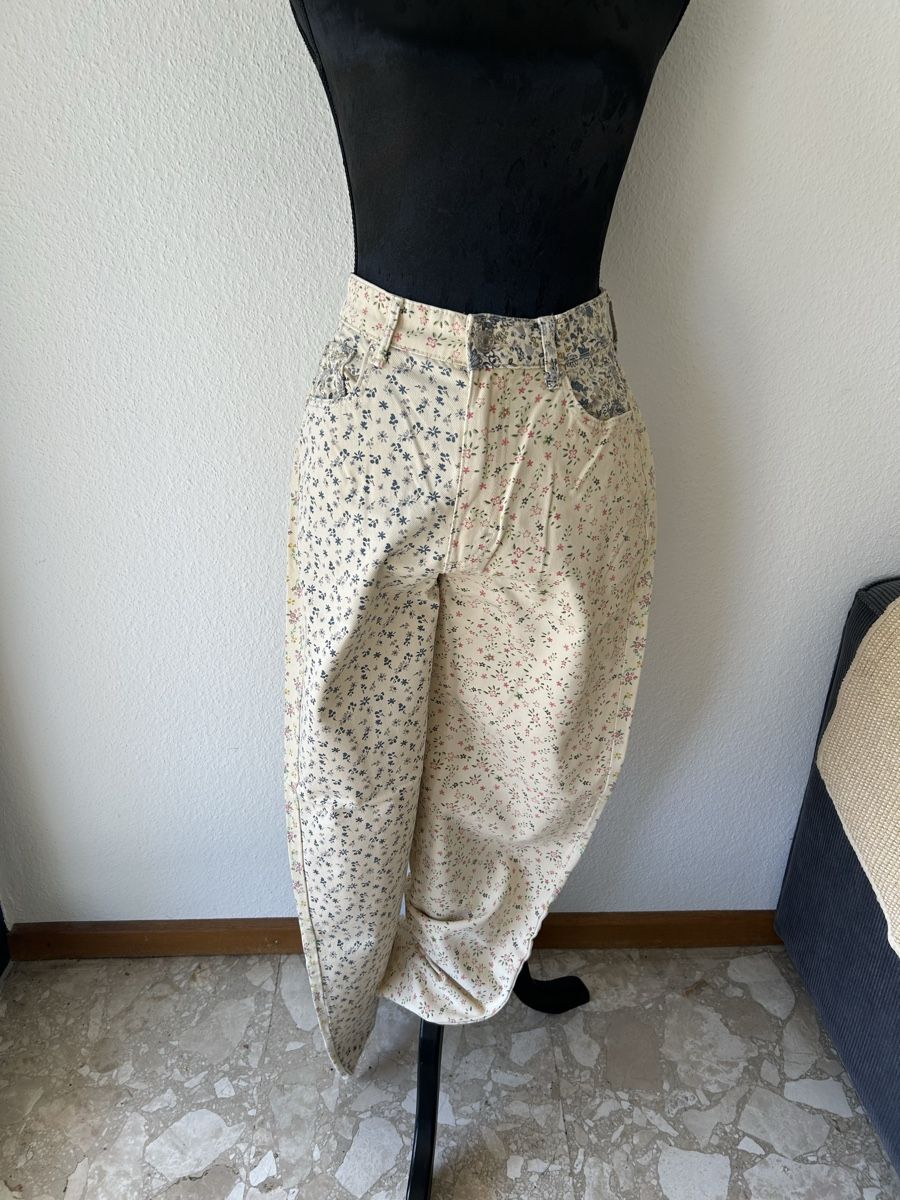 Bershka Jacken: Veste et pantalon à fleurs – Gebraucht aus Sion von cle_8cd5 4