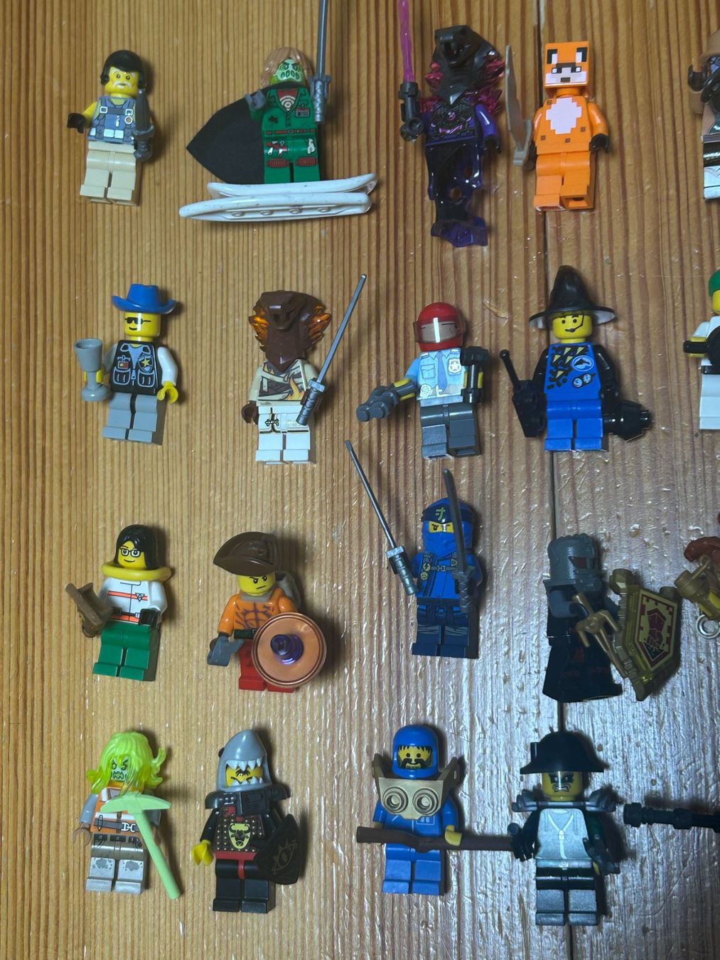 Lego Giocattoli: 32 verschiedene  Lego Personen – Usato da Volketswil venduto da Daniel68ernst 3