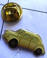 Pin Auto Weiss/Gelb