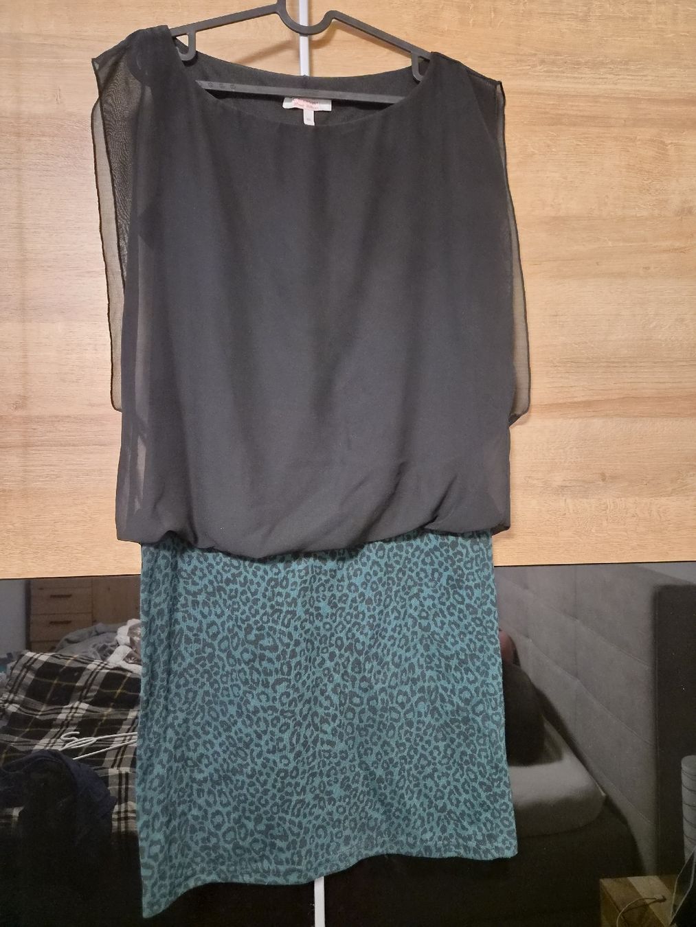 Vestiti: CLOCKHOUSE / Kleid / Schwarz-Grün / 40 – Nuovo (secondo la descrizione) da Lömmenschwil venduto da S4BR1N4