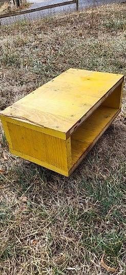 Casse di trasporto: Sitzkiste Holz mit Rollen – Usato da Duggingen venduto da lot-of-fun